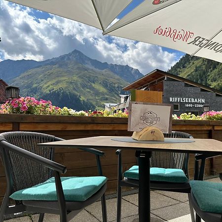 Hotel Zirbenhof ザンクト・レオンハルト・イム・ピッツタール エクステリア 写真