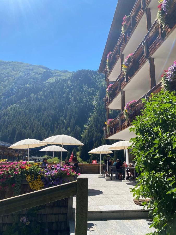 Hotel Zirbenhof ザンクト・レオンハルト・イム・ピッツタール エクステリア 写真