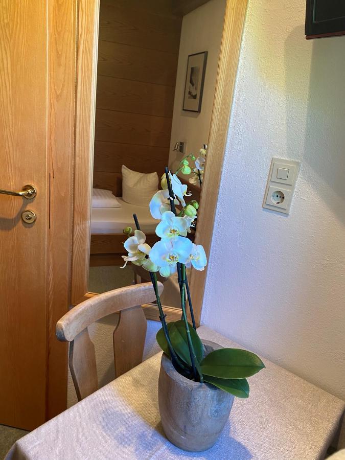 Hotel Zirbenhof ザンクト・レオンハルト・イム・ピッツタール 部屋 写真