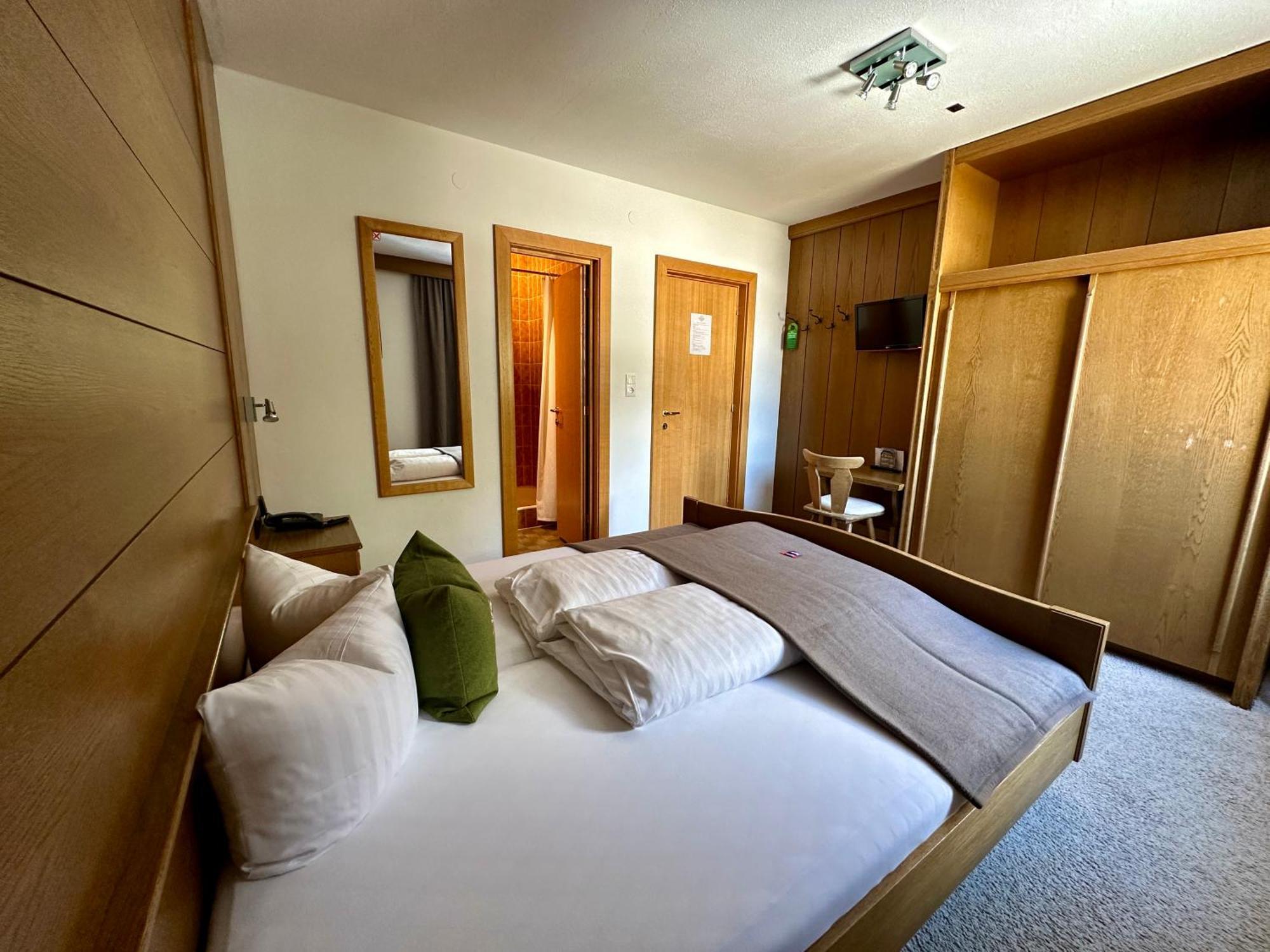 Hotel Zirbenhof ザンクト・レオンハルト・イム・ピッツタール 部屋 写真