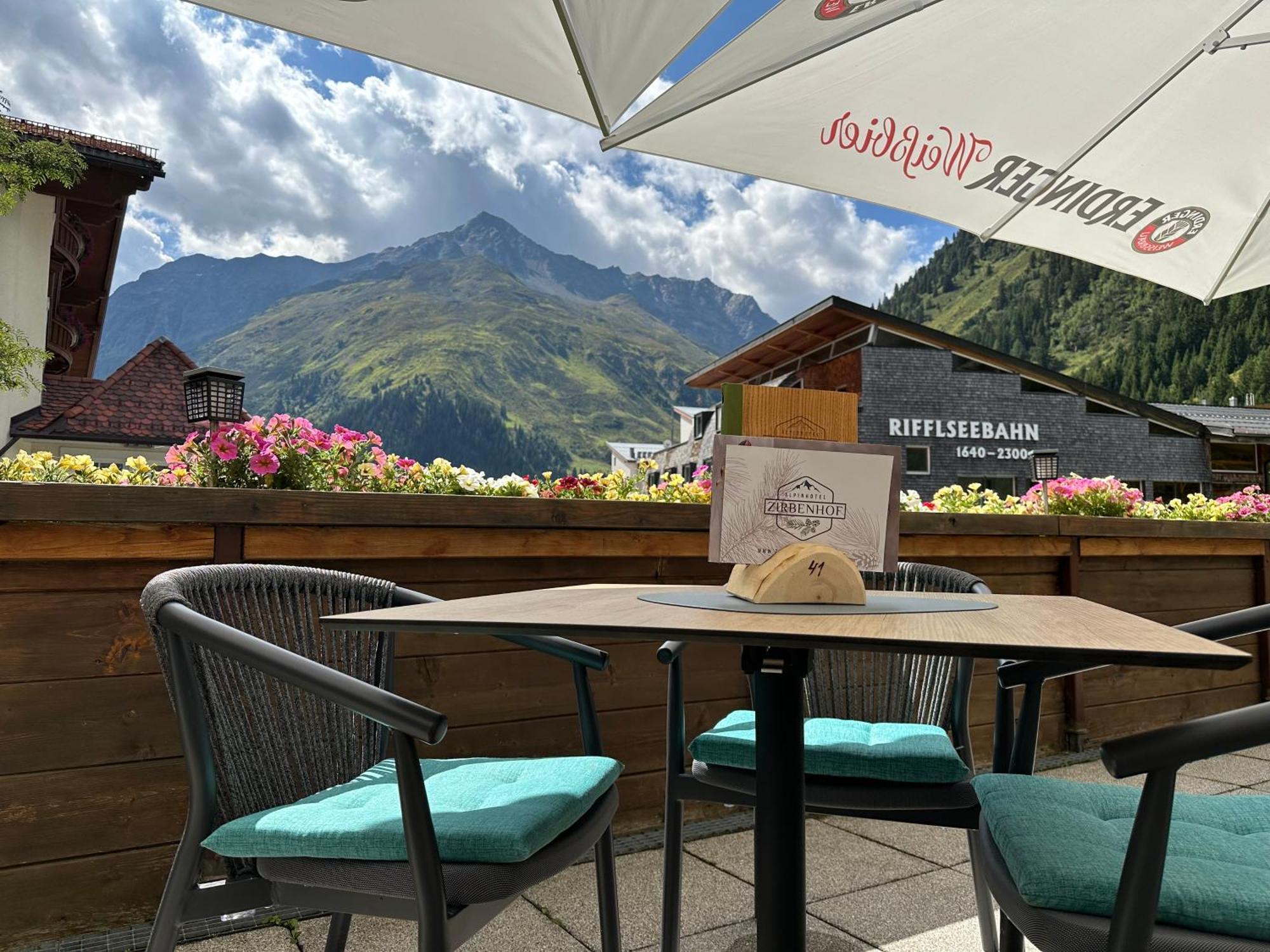 Hotel Zirbenhof ザンクト・レオンハルト・イム・ピッツタール エクステリア 写真
