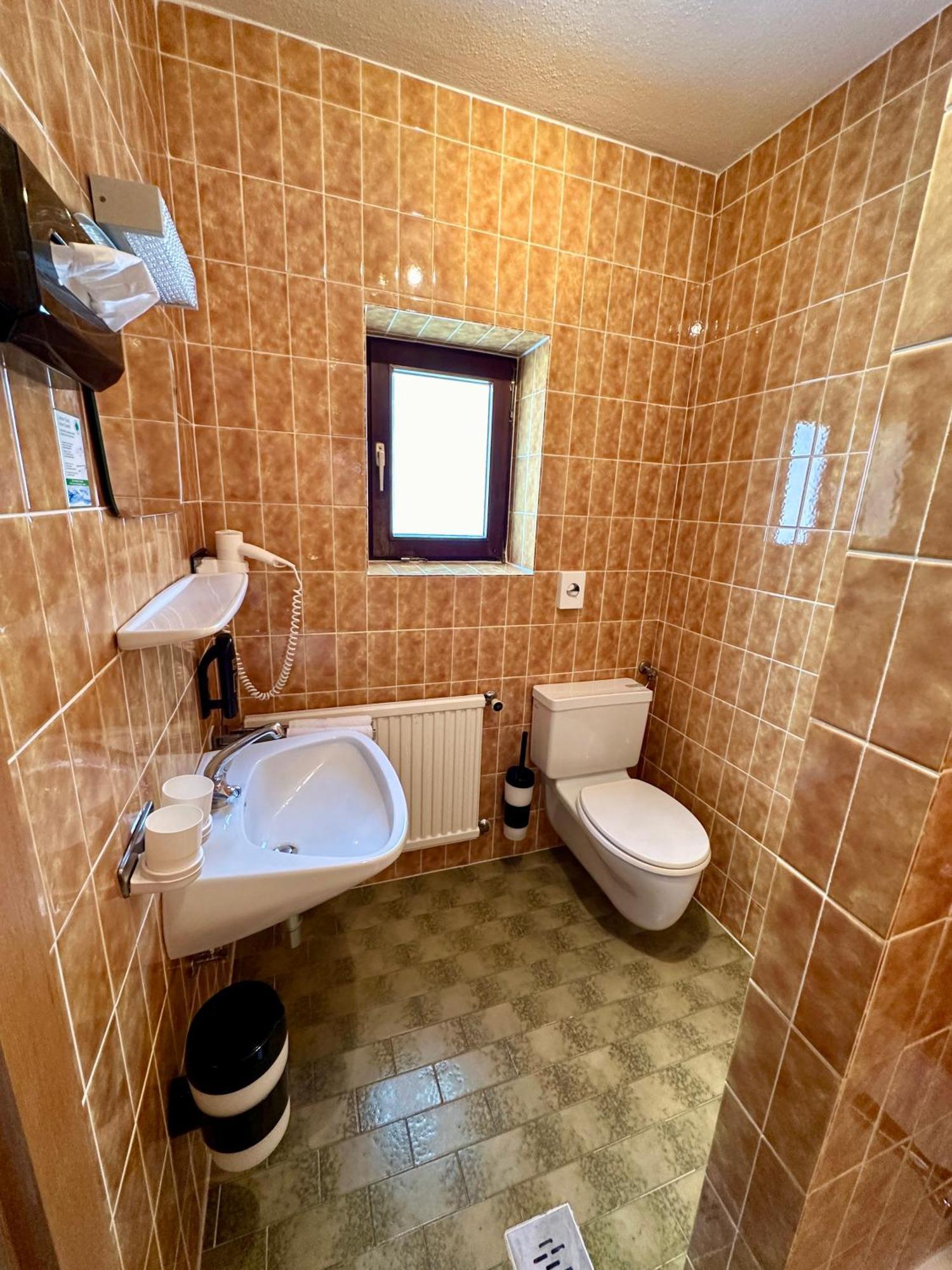 Hotel Zirbenhof ザンクト・レオンハルト・イム・ピッツタール 部屋 写真