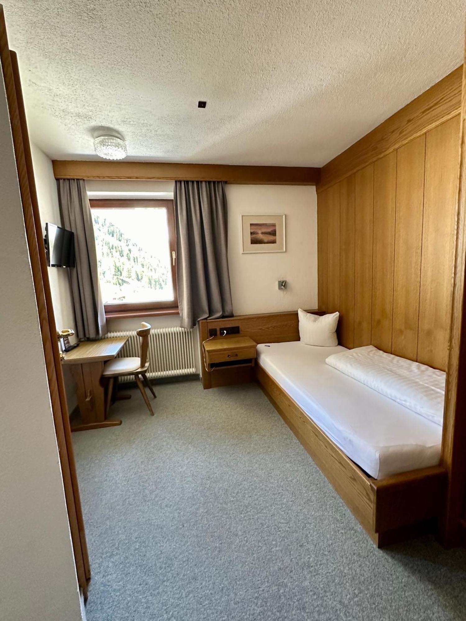 Hotel Zirbenhof ザンクト・レオンハルト・イム・ピッツタール 部屋 写真